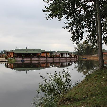 Marine Závlahy Apartamento Hrdejovice Exterior foto