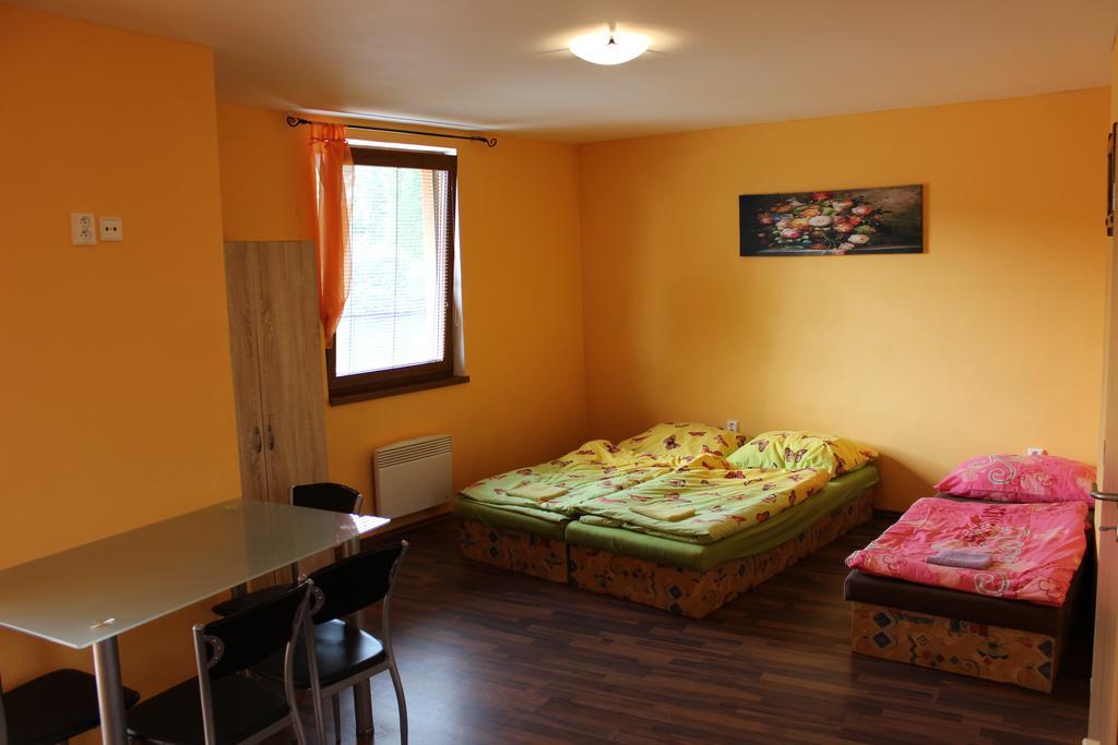 Marine Závlahy Apartamento Hrdejovice Exterior foto