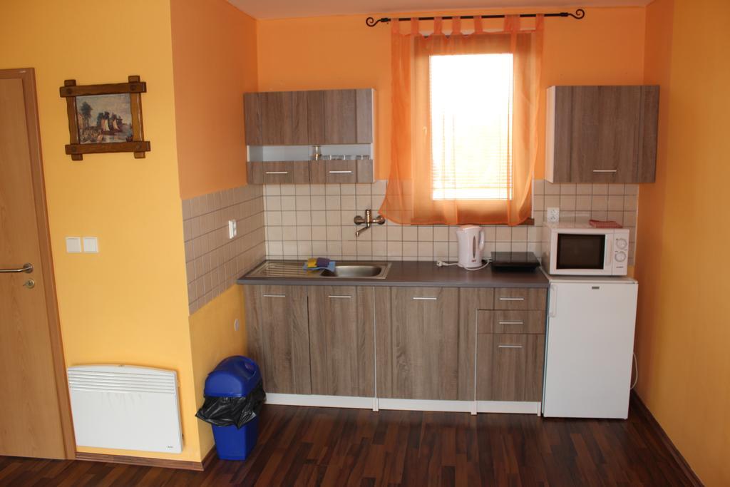 Marine Závlahy Apartamento Hrdejovice Exterior foto