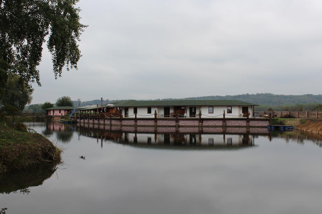 Marine Závlahy Apartamento Hrdejovice Exterior foto
